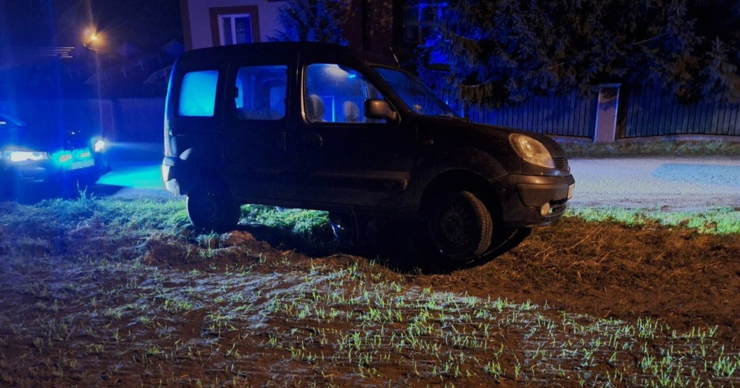 Kierowca był tak pijany, że alkomat wystrzelił poza skalę