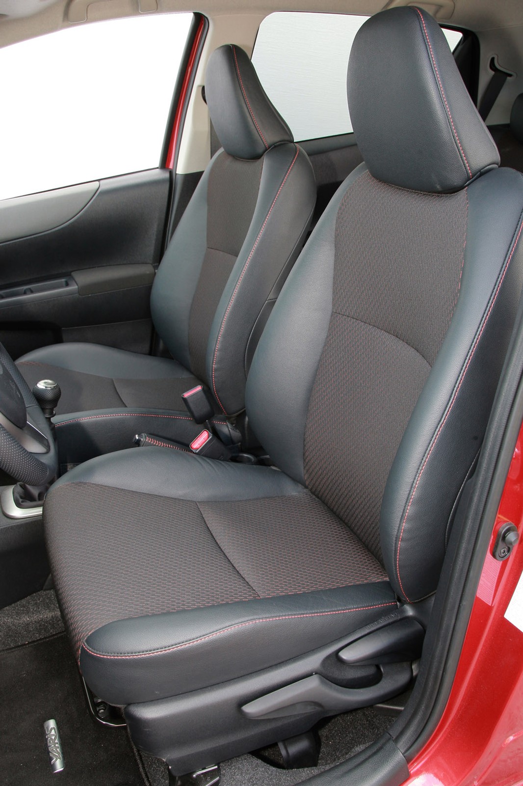 Test nowej Toyoty Yaris, radzimy którą wersję wybrać automat czy manual?