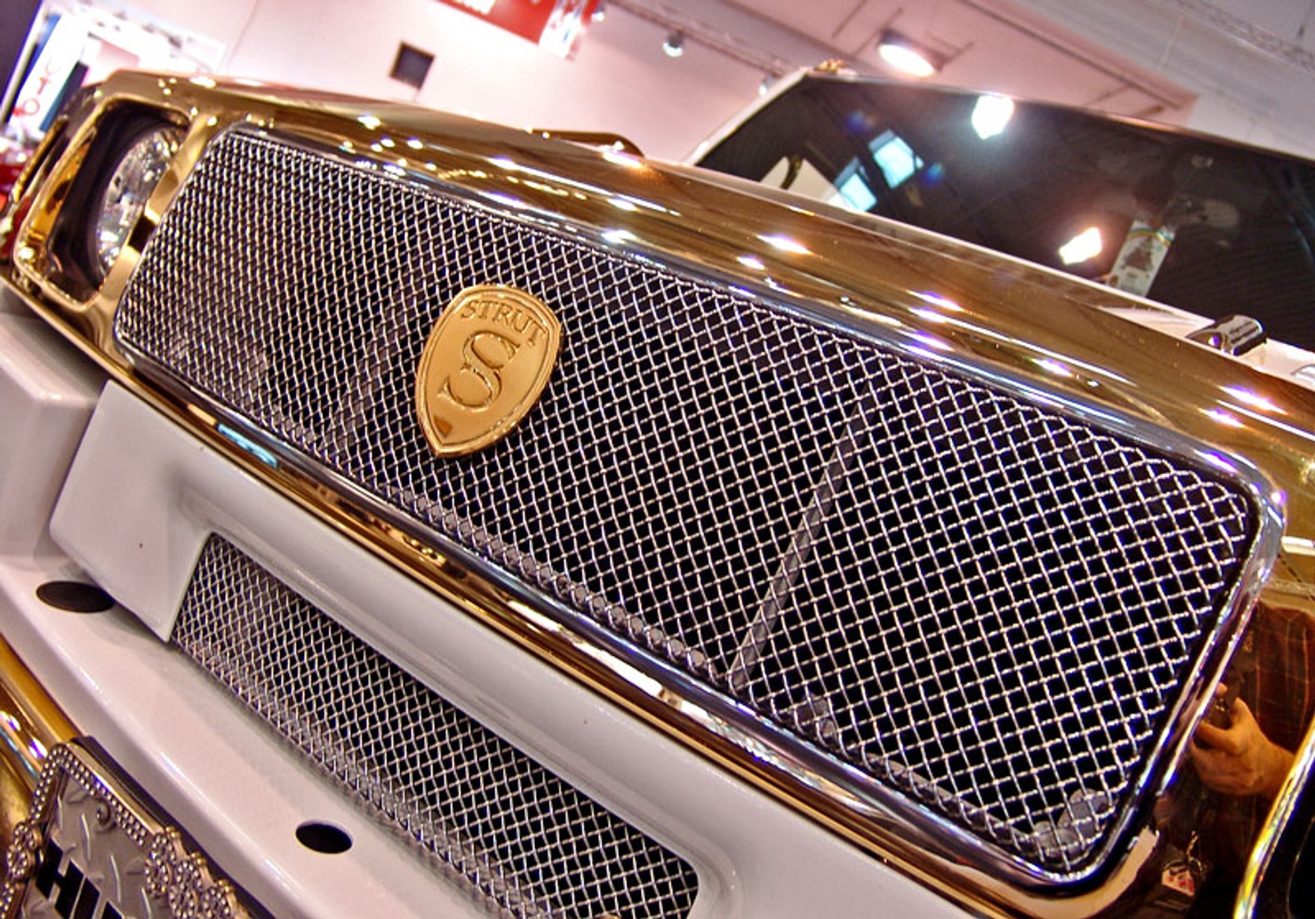 Essen Motor Show 2008: złoty Hummer dla bogatych