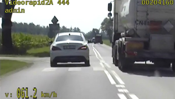 Wyprzedzanie na przejściu dla pieszych