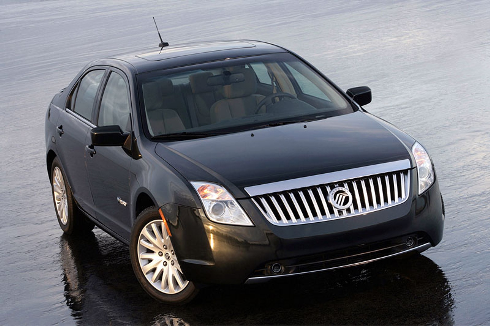 Los Angeles 2008: Mercury Milan z nową twarzą i napędem hybrydowym