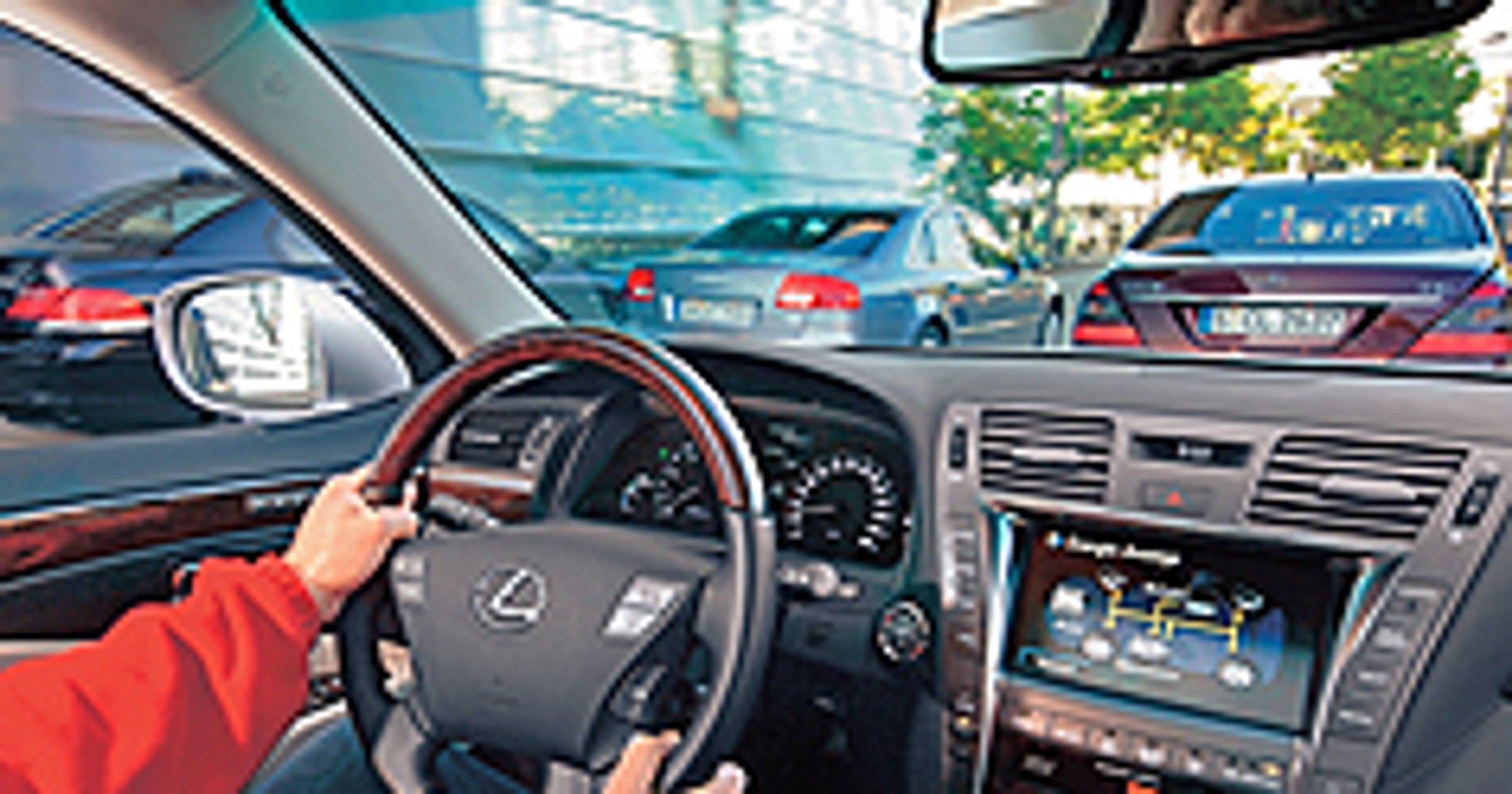 Audi A8, Mercedes klasy S, BMW 7 kontra Lexus LS 600h - Z widokiem na sukces