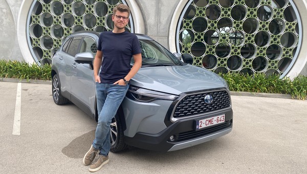 Toyota Corolla Cross. Jak jeździ legendarny bestseller w postaci SUV-a?