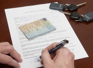 Kupiłeś używane auto i nie złożyłeś tej deklaracji? Od 1 lipca kara może być drakońska