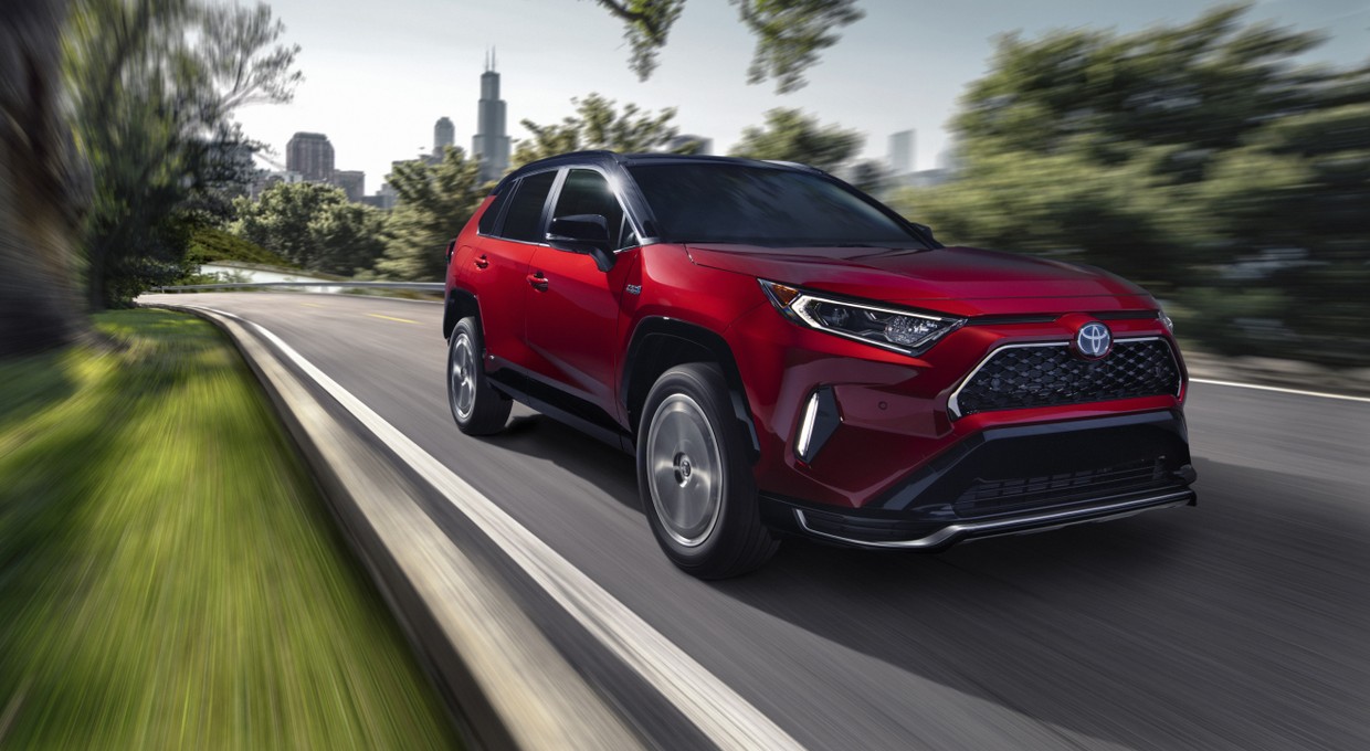 Toyota RAV4 w mocnej wersji hybrydowej typu plug-in