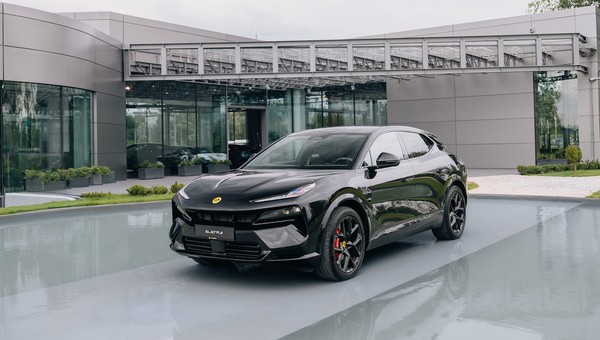 Lotus Eletre X w Warszawie