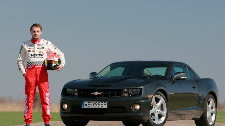 Kuba Giermaziak testuje dla nas Chevroleta Camaro
