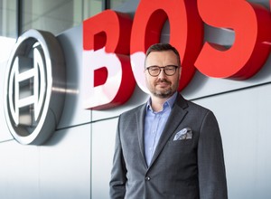 Kreujemy przyszłość motoryzacji, ale pamiętamy o autach z silnikami spalinowymi: wywiad z Rafałem Rudzińskim, prezesem zarządu Robert Bosch Sp. z o.o.