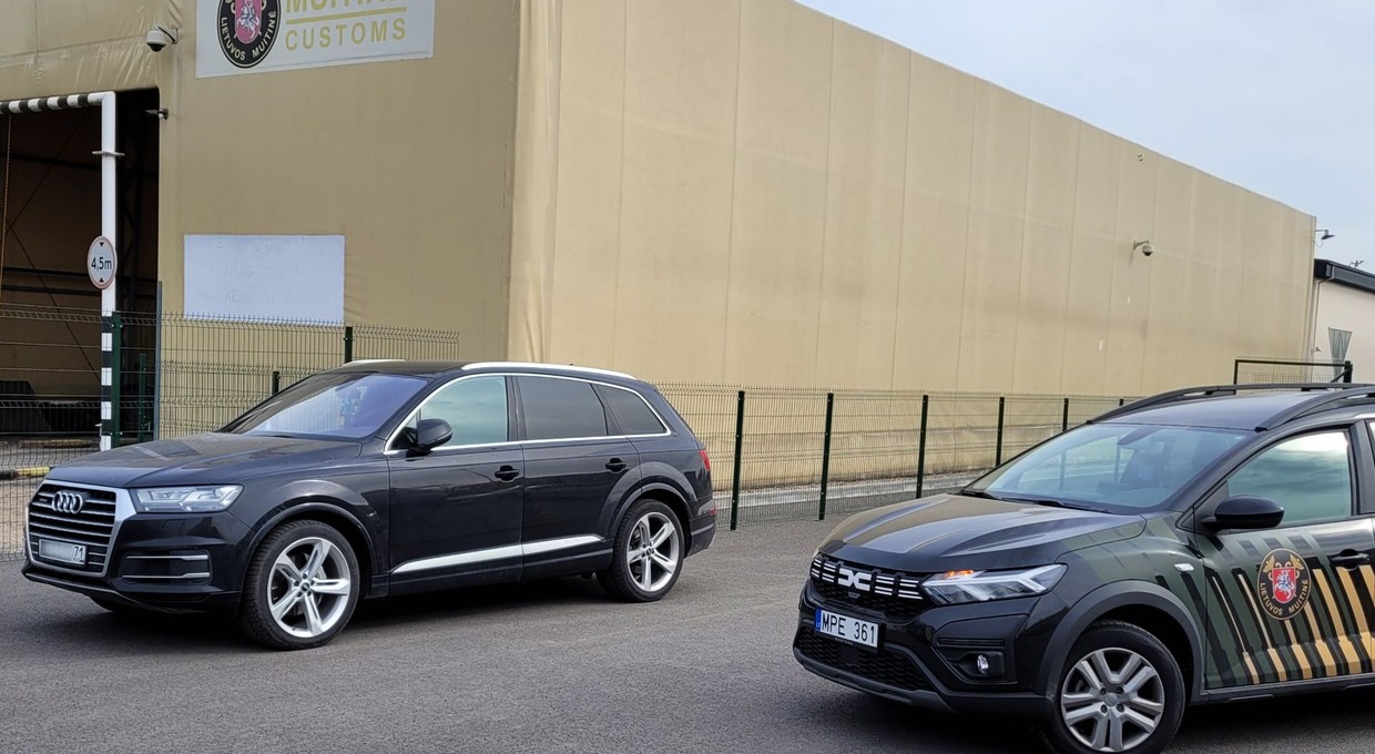 Litewscy celnicy skonfiskowali pierwsze auto z rosyjskimi tablicami rejestracyjnymi