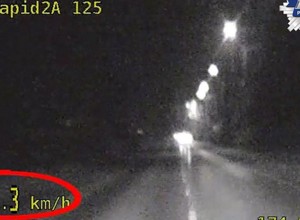 Jechał 171 km/h przy ograniczeniu do 40 km/h. Bo był zmęczony! [Nagranie]