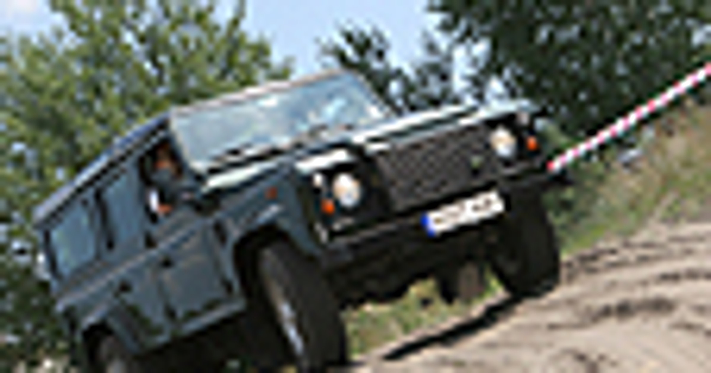 Land Rover Defender - Twardy charakter