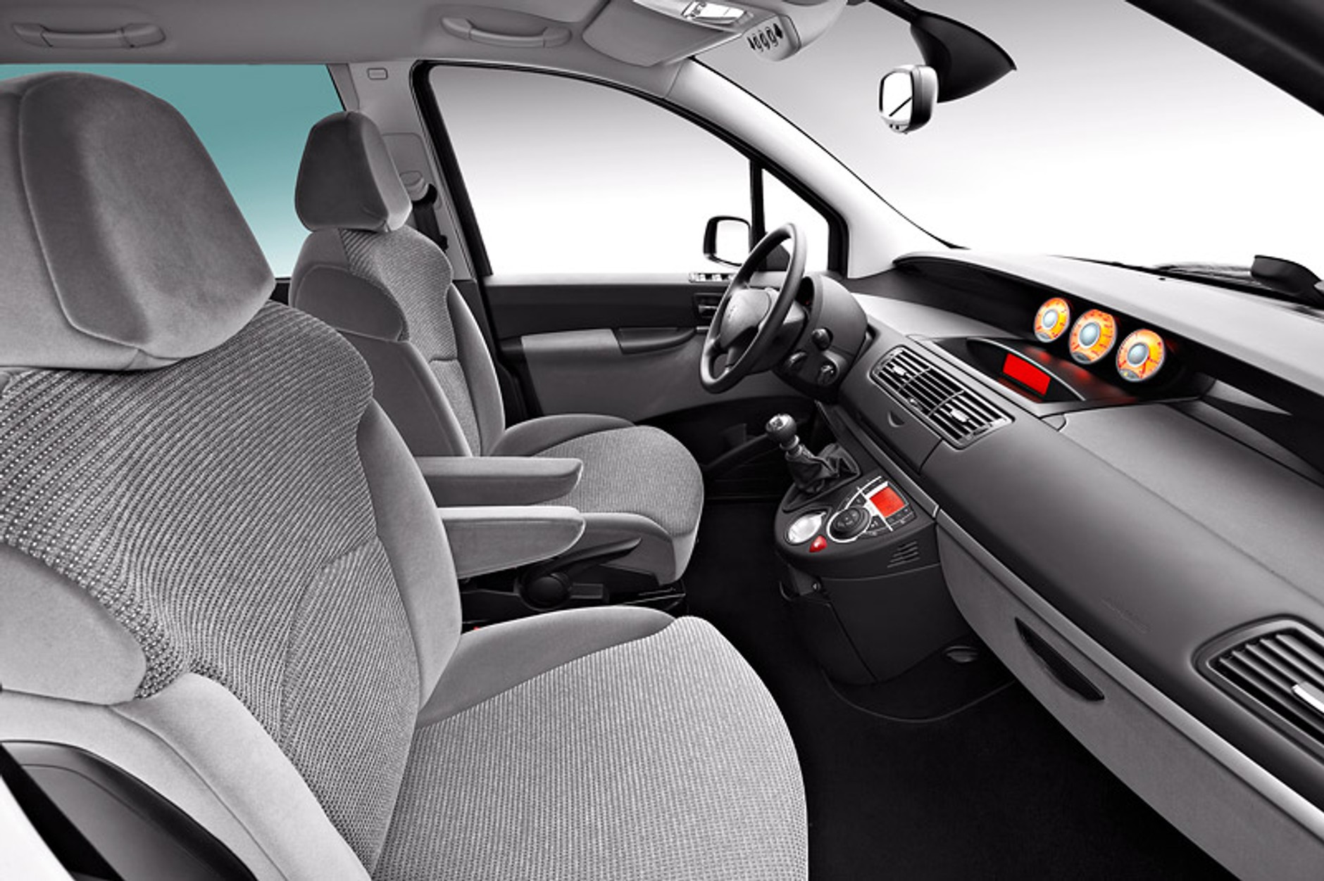 Nowy Peugeot 807: przyjemność na najwyższym poziomie