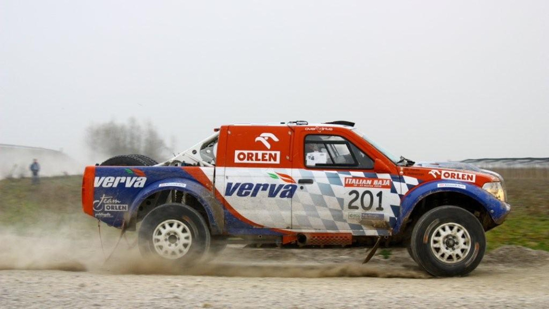 Włoski sukces Krzysztofa Hołowczyca - rosyjski rywal przepadł