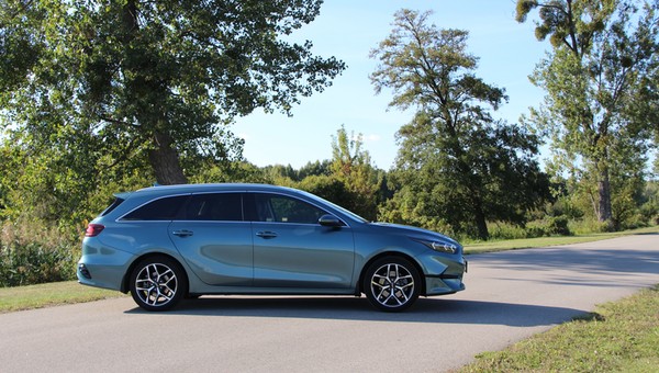 Pożegnalny test Kii Ceed kombi w wersji Tribute. Czy warto ją jeszcze kupić?