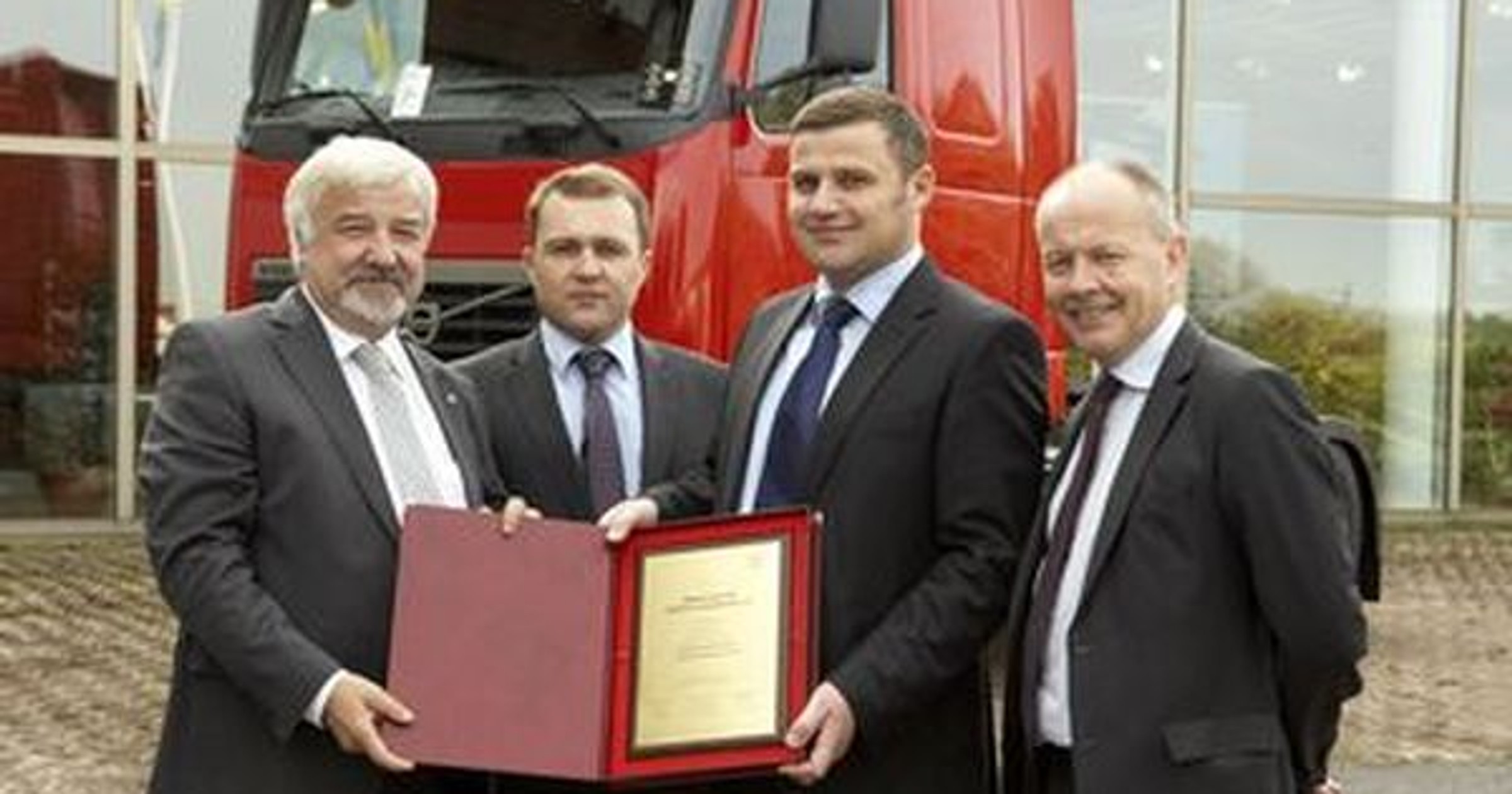 400. pojazd ciężarowy Volvo dla Omega Pilzno