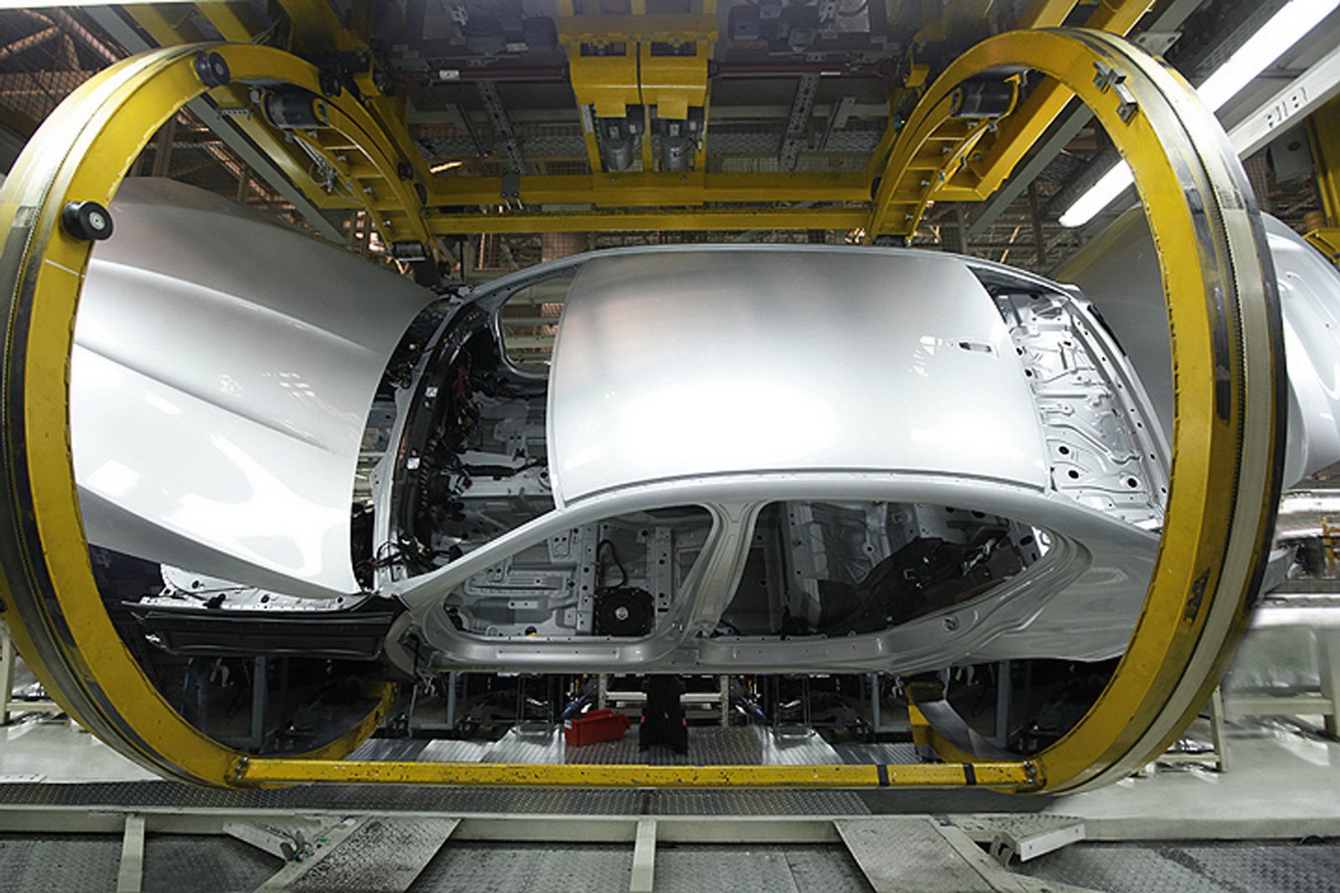 Przedłużone BMW5 specjalnie dla Chińczyków