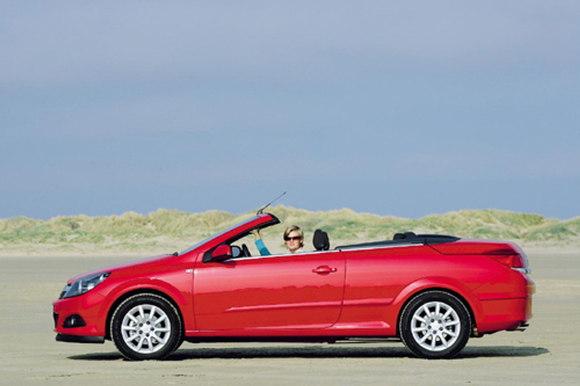 VW Eos, Opel Astra Twin Top, Peugeot 307 CC, Renault Megane Coupe Cabrio - Nie kryjmy się przed słońcem!