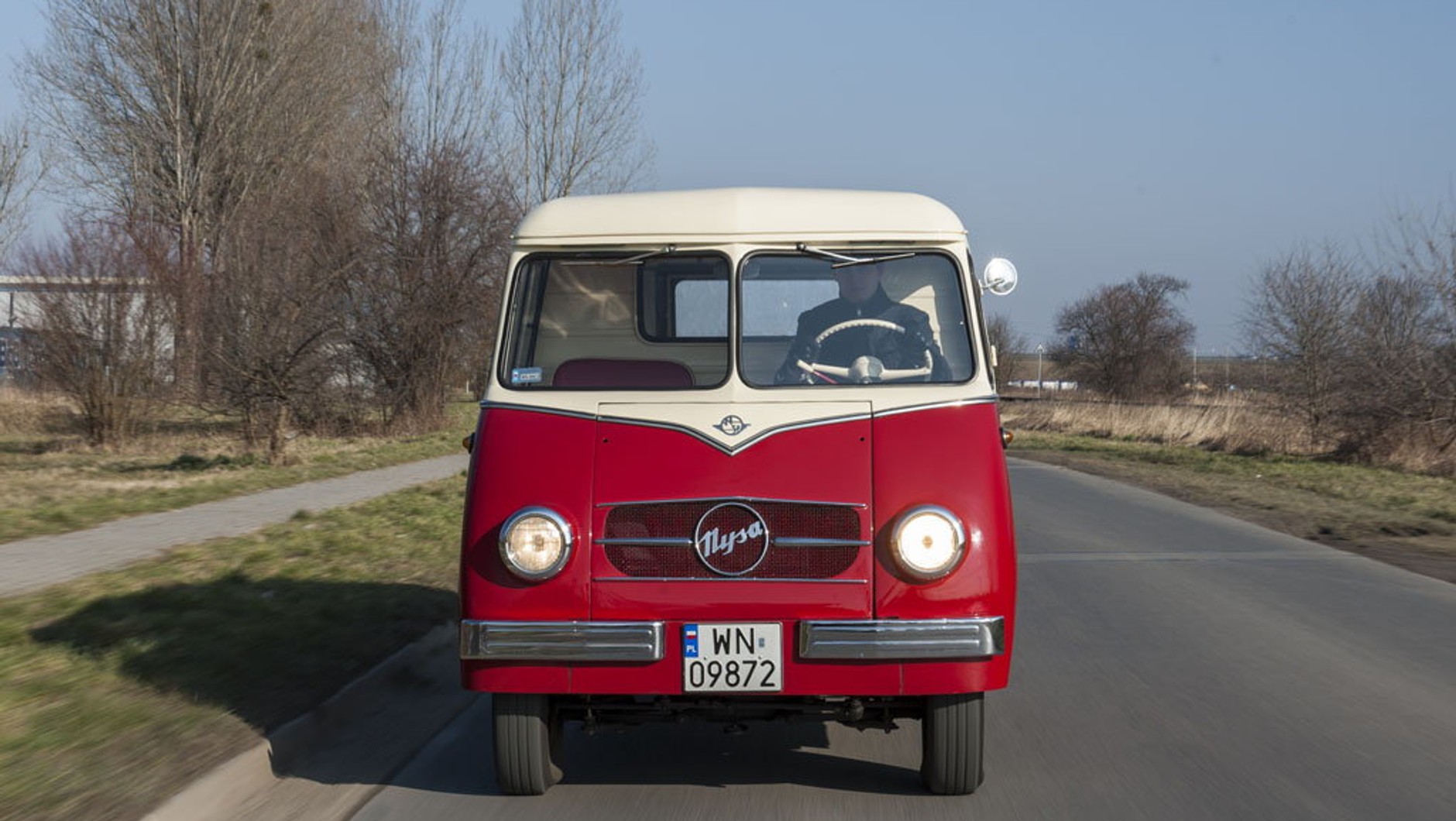 Charakterystyczny płaski "pysk" pierwszej Nysy jest dzisiaj niespotykany na drogach. Kiedyś był to nieodłączny element motoryzacyjnego krajobrazu Polski