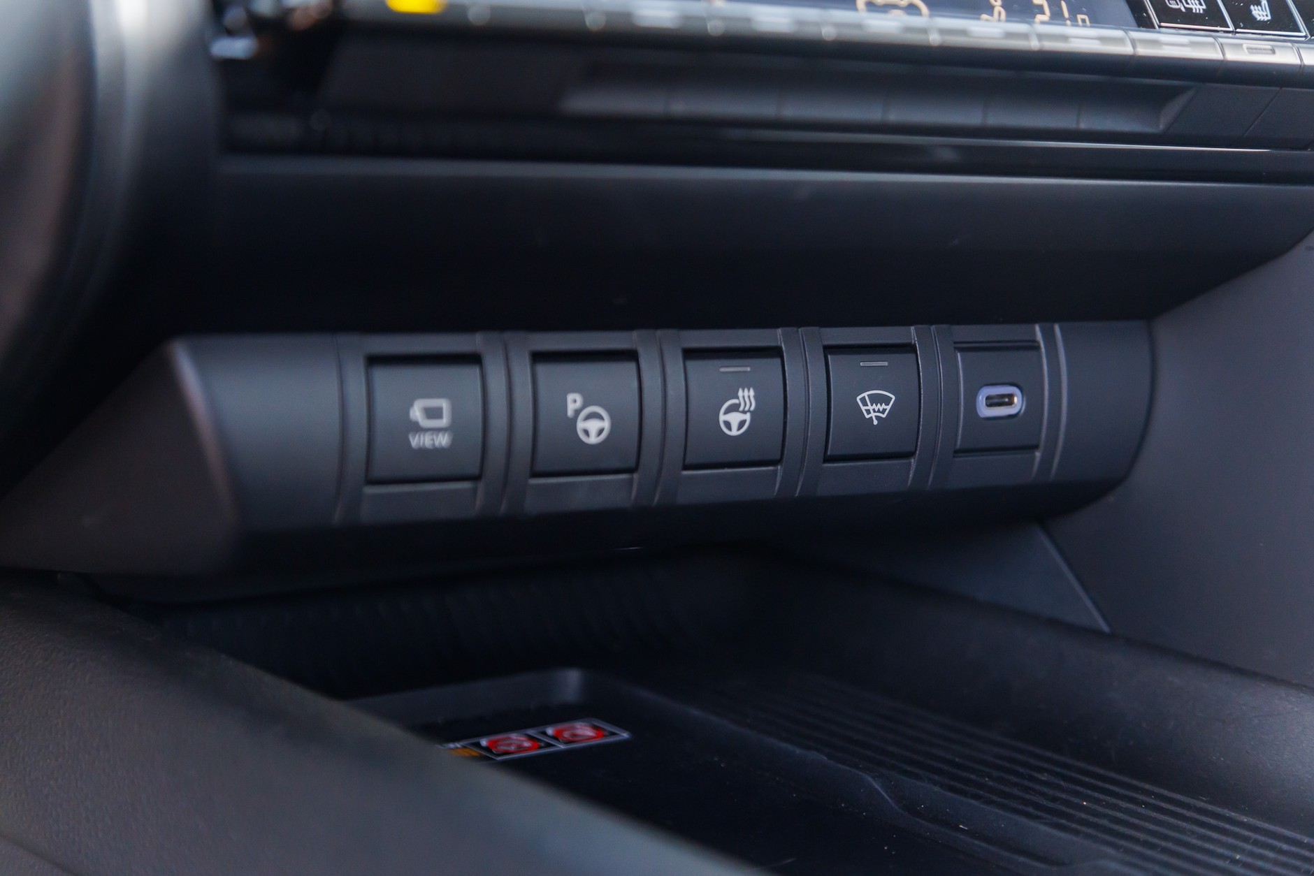 2024 Toyota C-HR PHEV