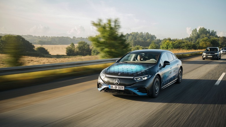 Długodystansowy test Mercedesa EQS z akumulatorem półprzewodnikowym