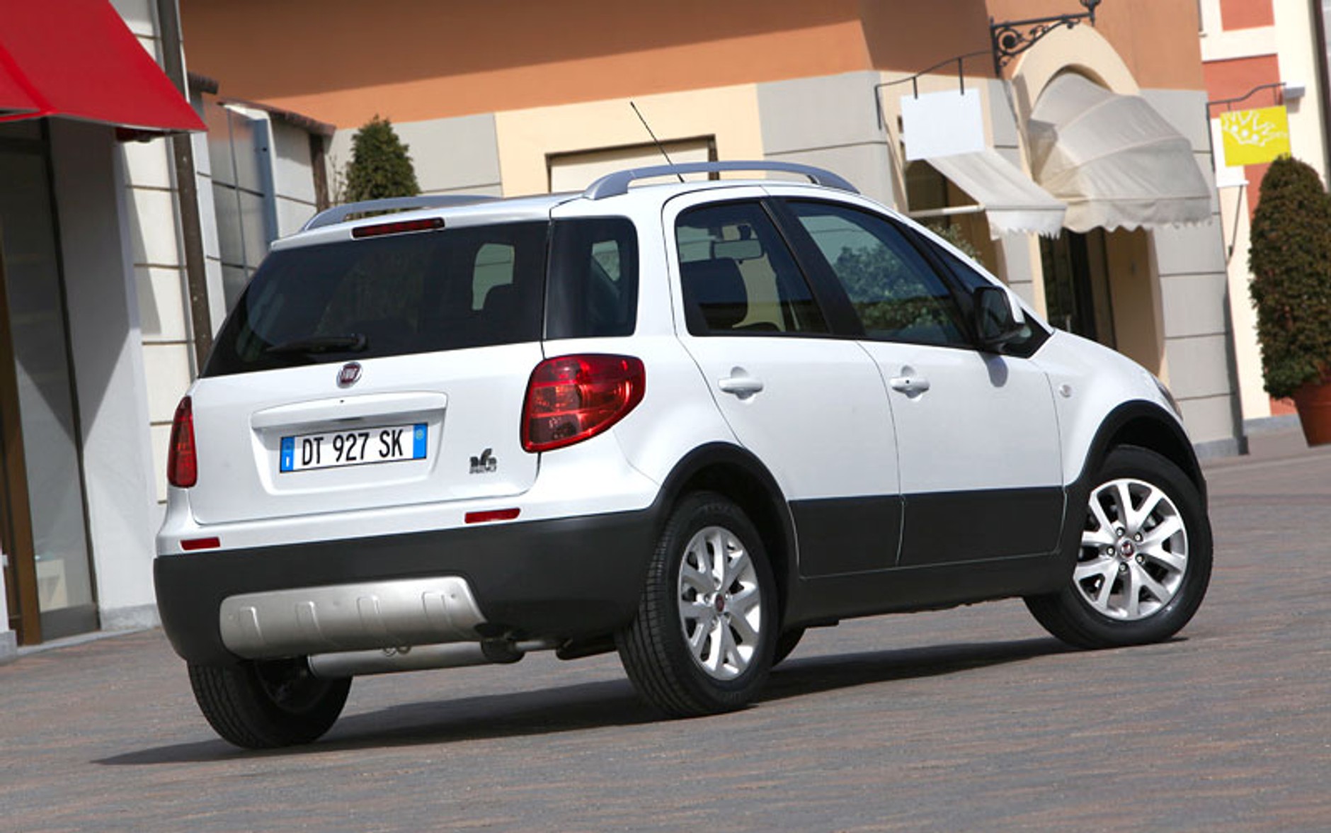 Fiat Sedici: nowy wygląd i silniki (1,6 88 kW a 2,0 JTD 99 kW)