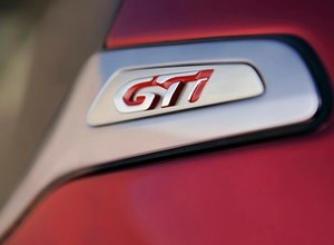 Zobacz jako pierwszy nowego Peugeota E-208 GTi. Relacja ze światowej premiery w Le Mans