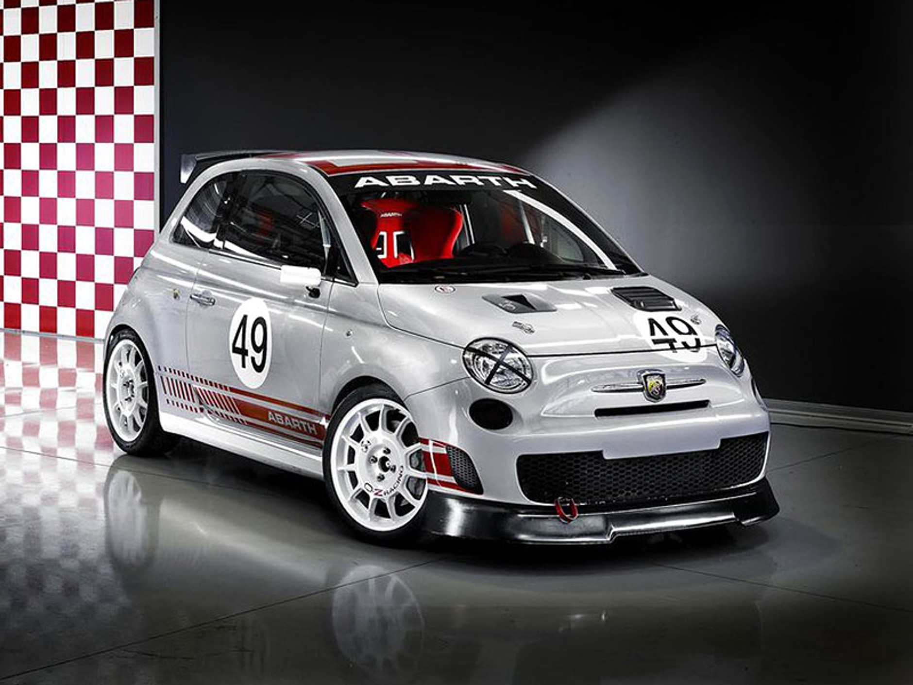 Paryż 2008: Fiat 500 Abarth Esseesse – jeszcze ostrzejsza biedronka