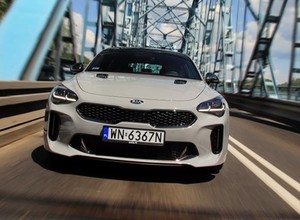 Kia Stinger GT po liftingu – moc dobrze wyważona