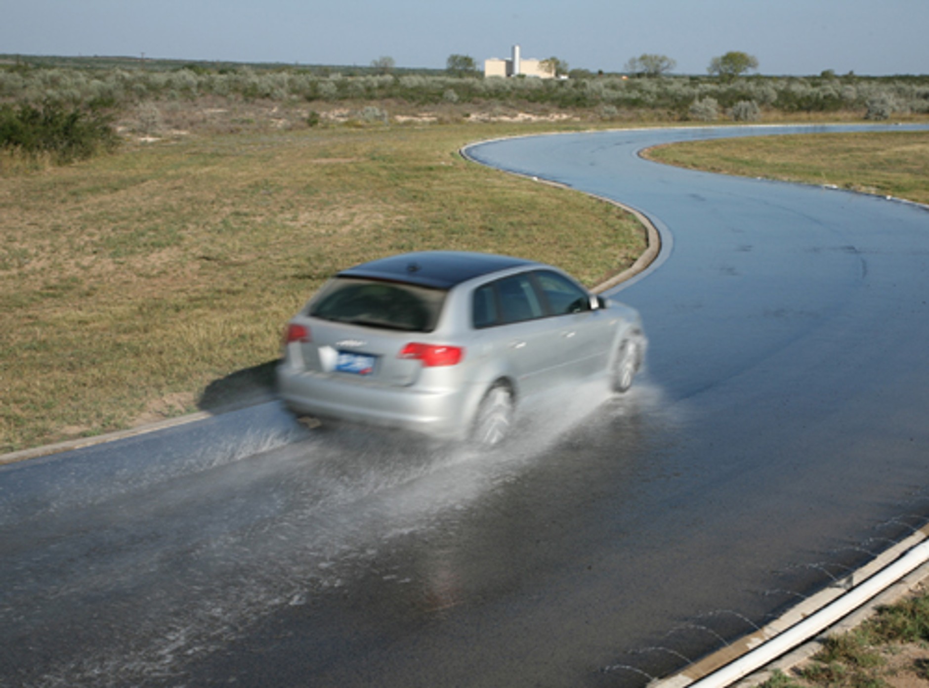 Opony całoroczne - Jeden komplet na cały rok?