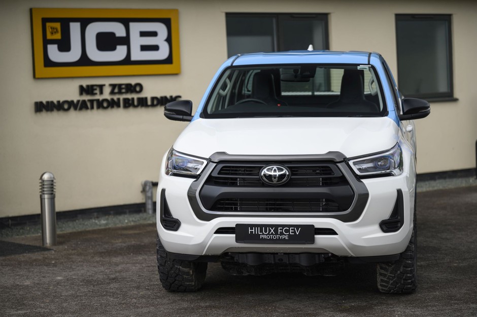 Prototyp Toyoty Hilux H2 (FCEV)