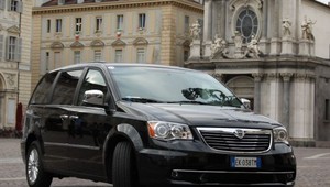 Lancia Voyager: włoska nowość z bagażem doświadczeń