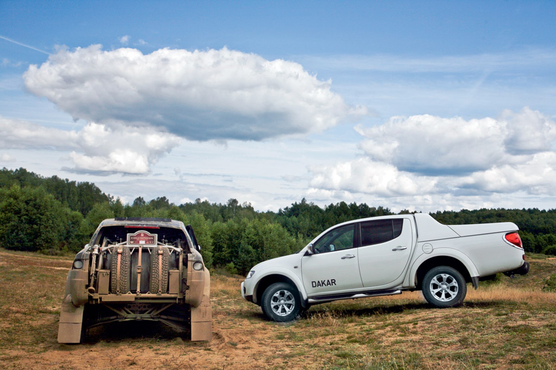 L200 rajdówka kontra seria. Czym auto Małysza różni się od typowego pikapa