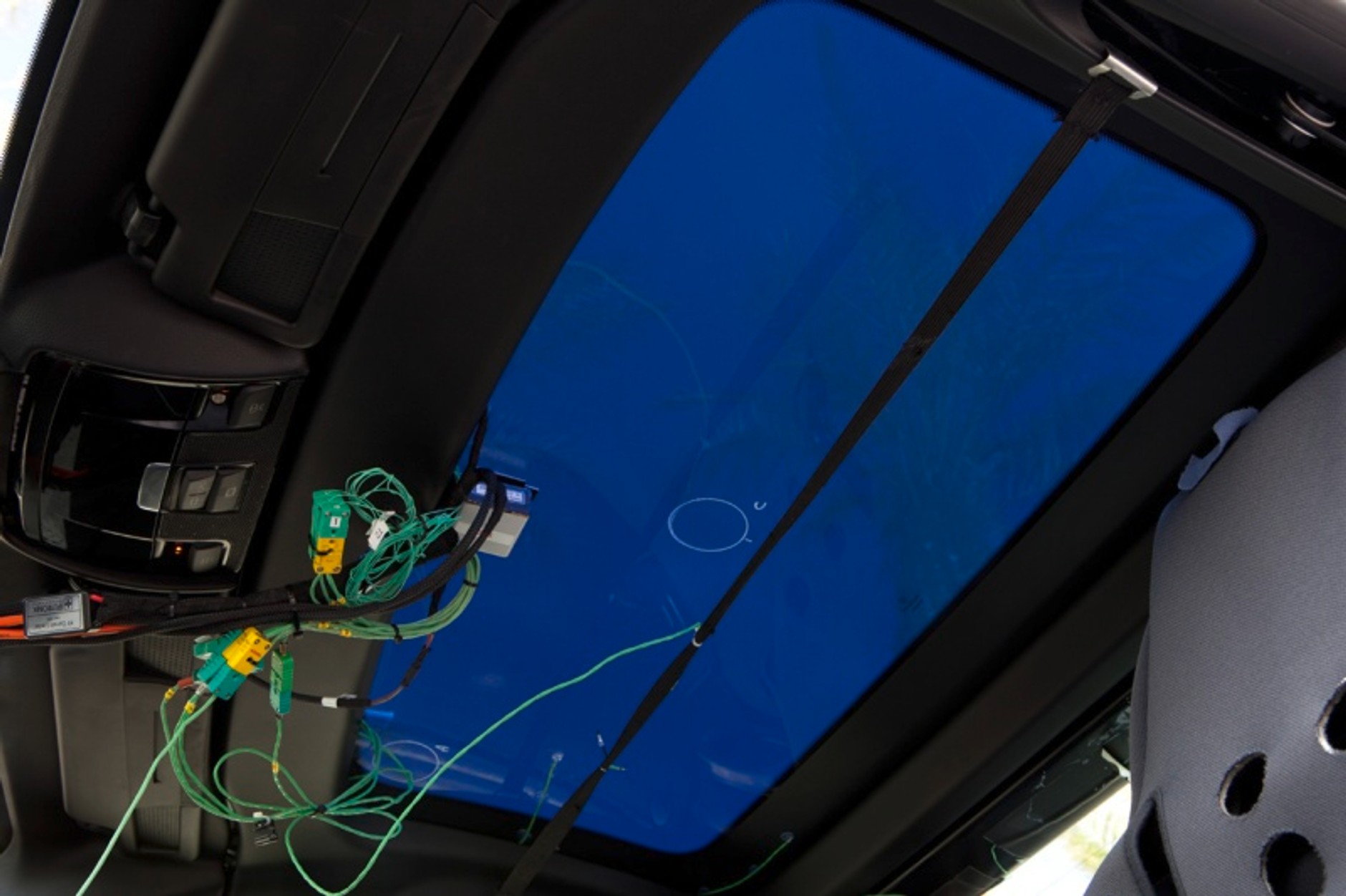 Mercedes SLK z magicznym dachem