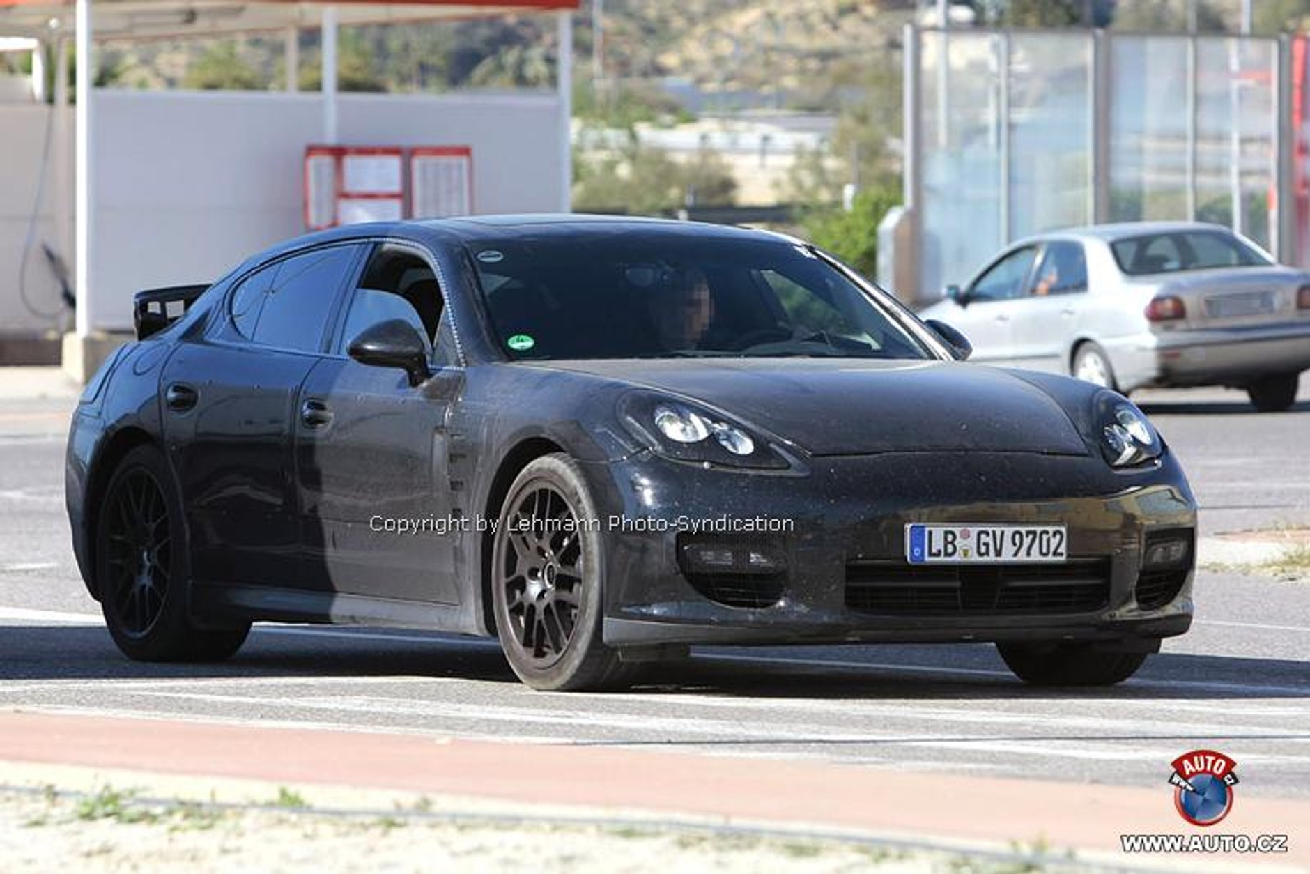 Porsche Panamera: pierwsze zdjęcia i informacje