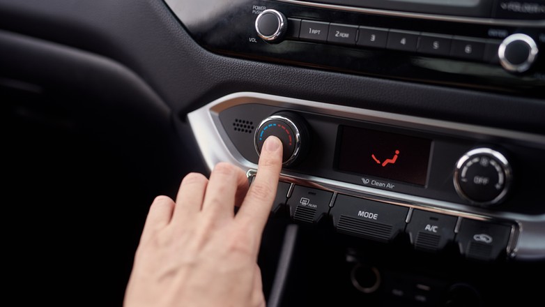 Klimatyzacja w samochodzie — zdjęcie ilustracyjne