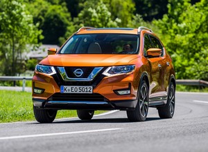 Nissan X-Trail FL 1.6 DIG-T Tekna - SUV na asfalt