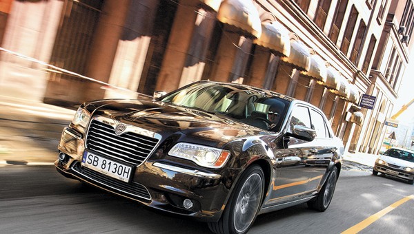 Lancia Thema, czyli pięć metrów komfortu