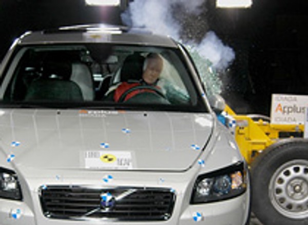 Euro NCAP: 5 gwiazdek dla Volvo C30, 4 dla VW Eos i Chevrolet Captiva