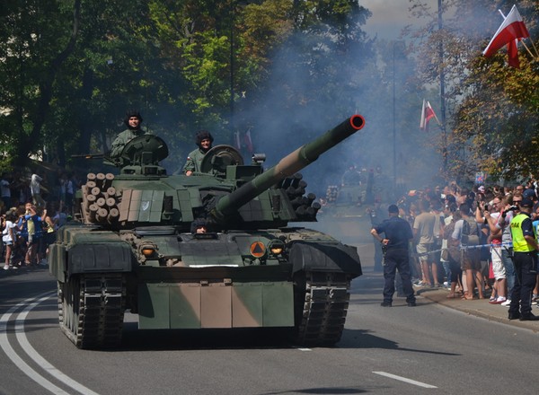 Polskie czołgi jak Mercedesy. Ukraińskie wojsko chwali T-72