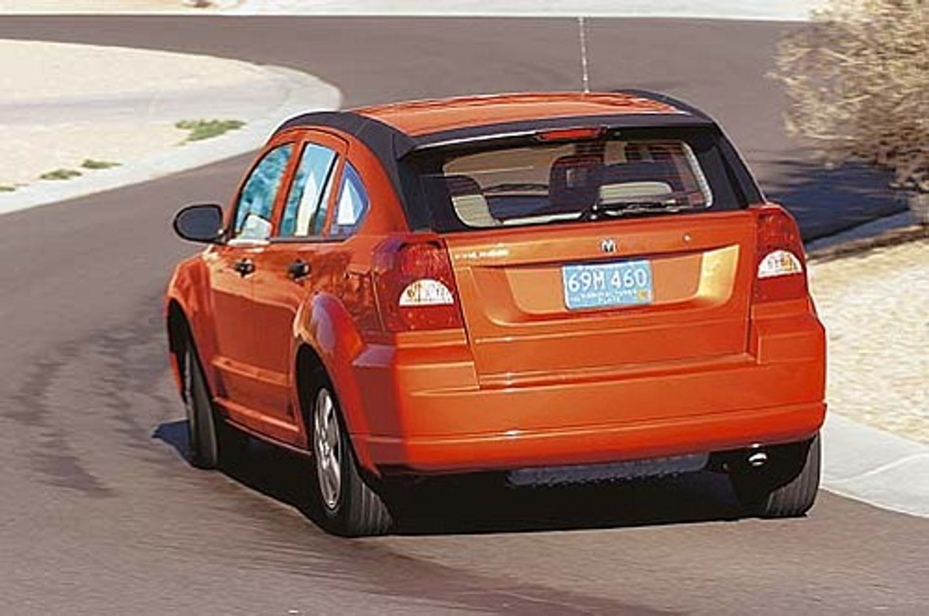 Dodge Caliber - Strzał z dużego kalibru w Golfa