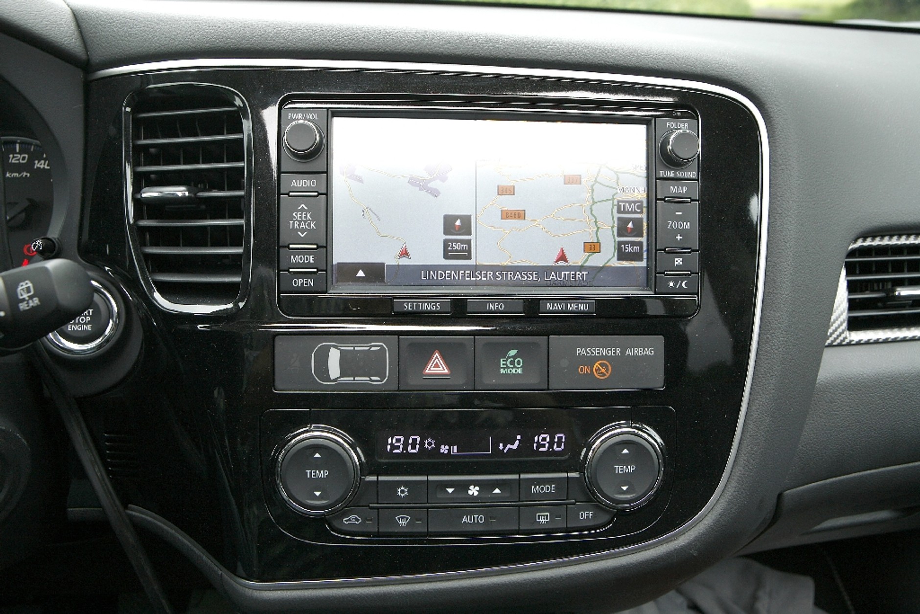 Mitsubishi Outlander bez tajemnic - zdjęcia