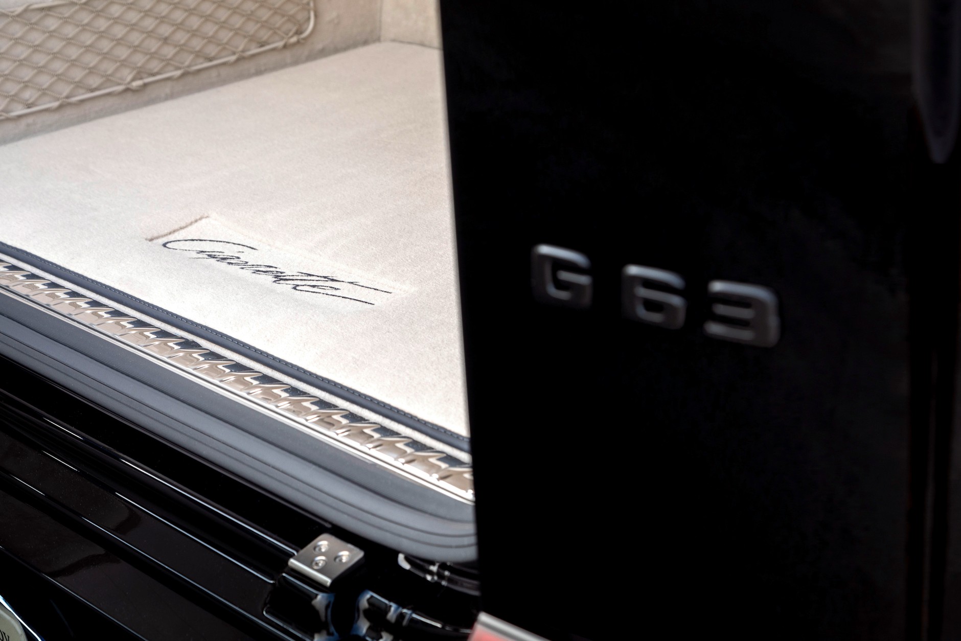 Luksusowa łódź Tirranna AMG Edition i  Mercedes-AMG G63 Cigarette Edition