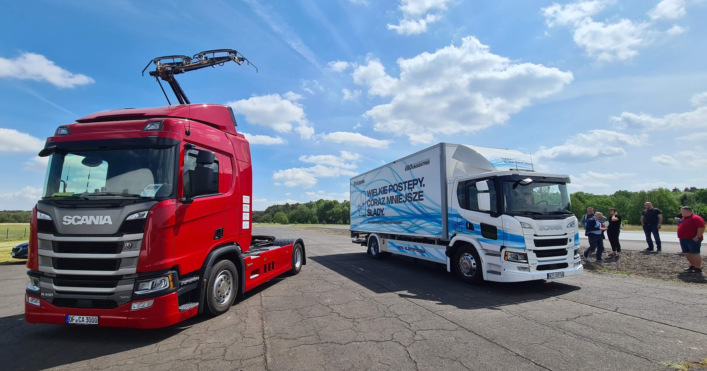 Elektryczna ciężarówka Scania w testach na lotnisku (zdj. ilustracyjne)