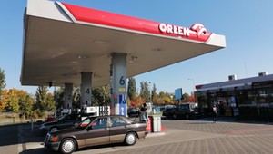 Tańsze paliwo na majówkę. Orlen obniża ceny i dokłada jeszcze jeden bonus