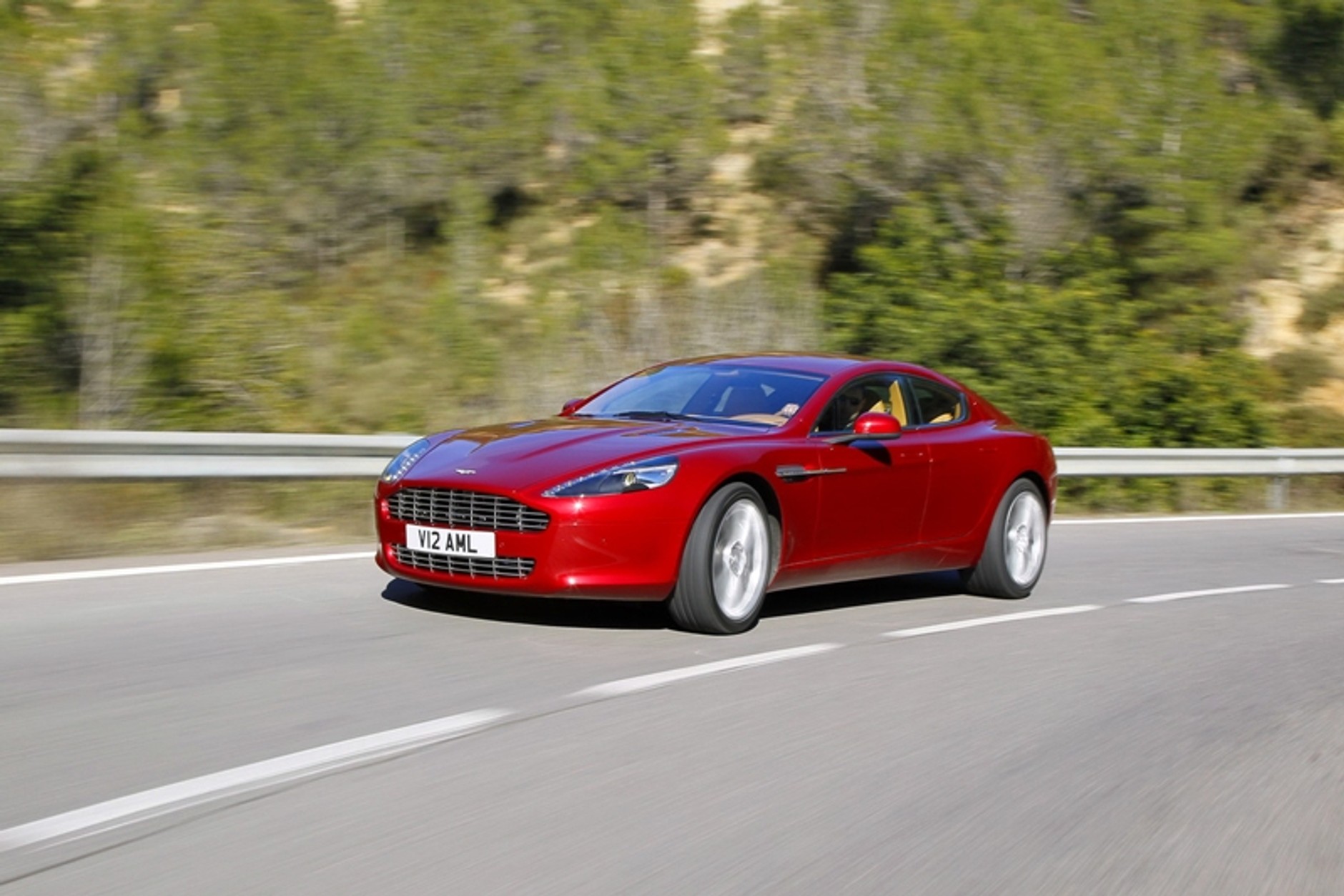 Aston Martin Rapide – z pięknem trzeba obcować