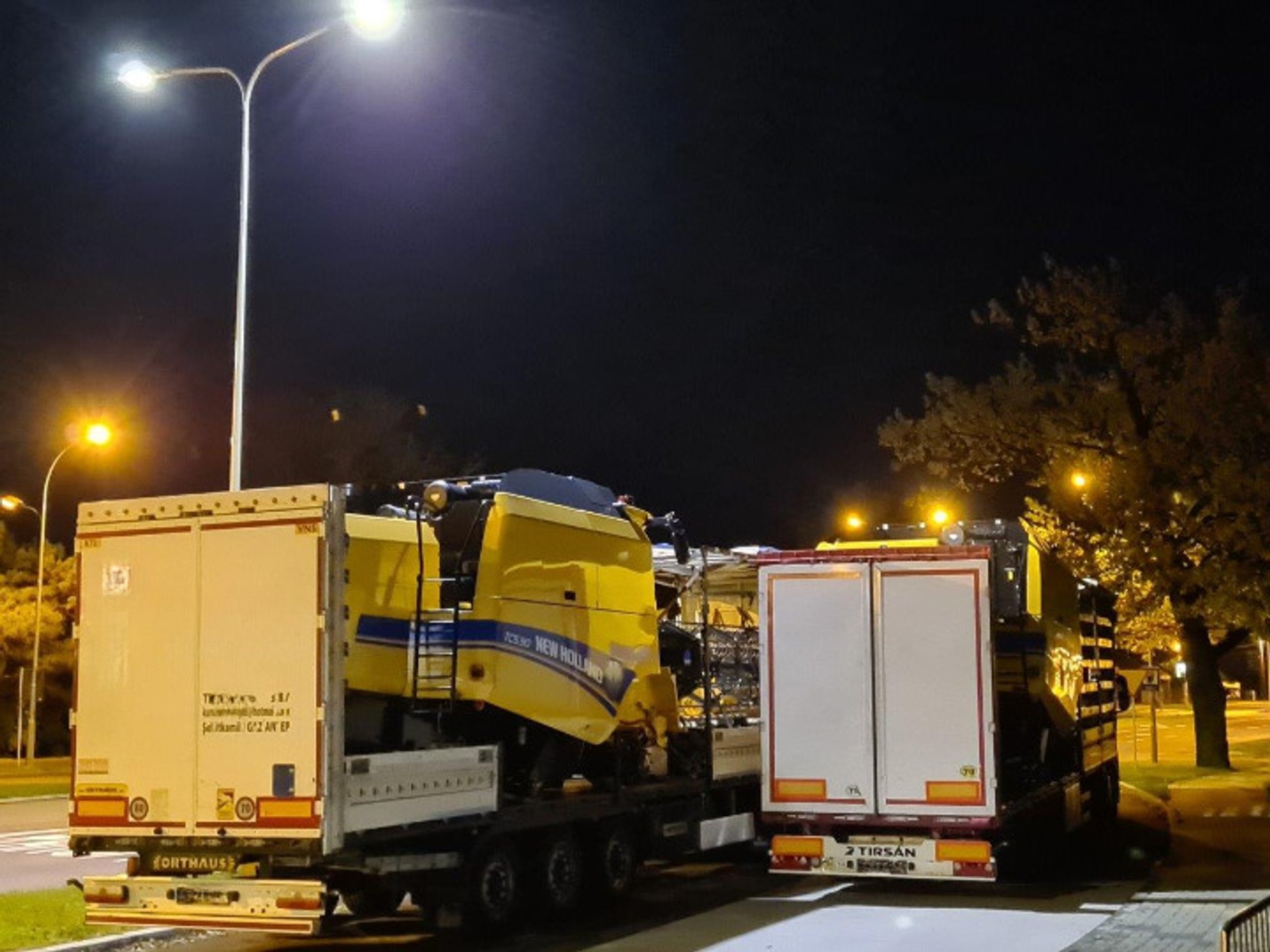 Kierowcy wiozący kombajny nie przestrzegali wytyczonej trasy