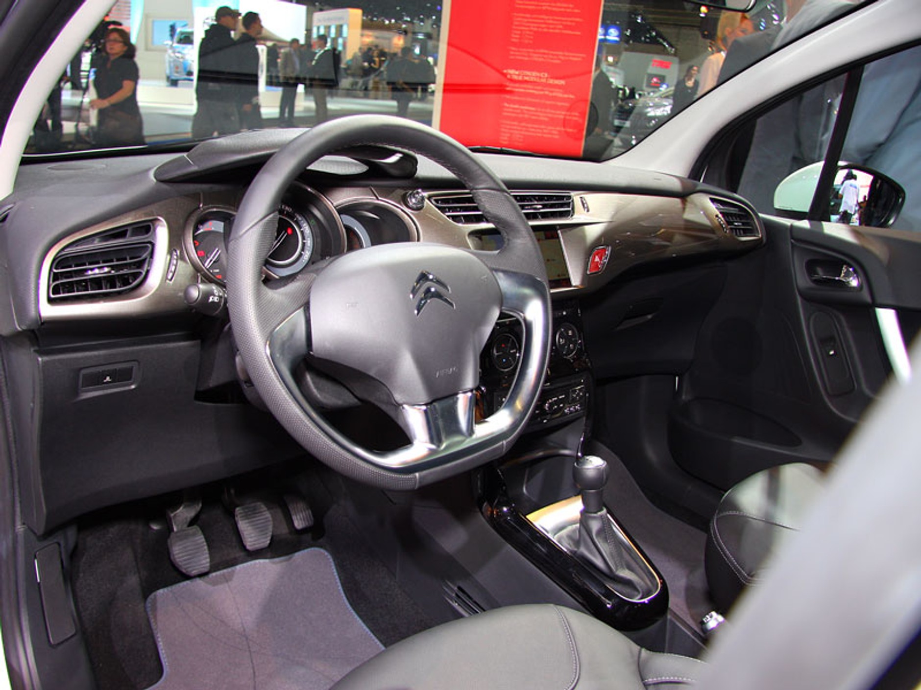 IAA Frankfurt 2009: Citroën C3 – pierwsze wrażenia (fotogaleria)