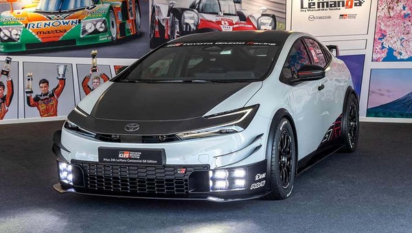 Piekło zamarzło. Dział od zadań specjalnych przygotował wyczynową Toyotę Prius