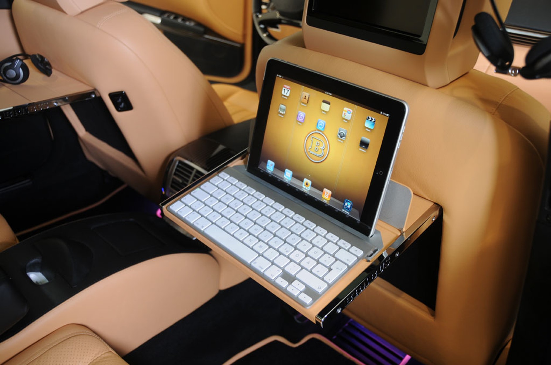 Najszybsze biuro świata osiąga 340 km/h