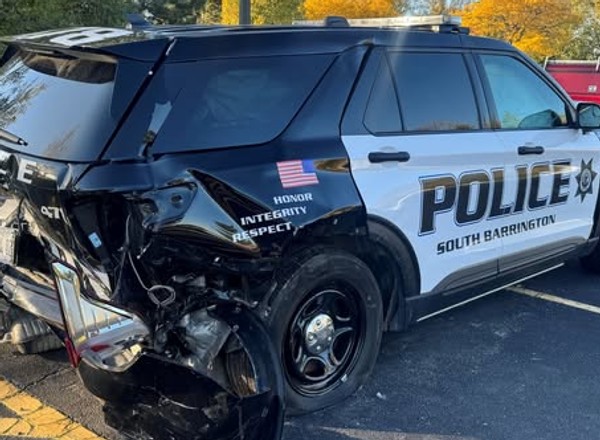 Kierowca Tesli zasnął za kierownicą i uderzył w radiowóz. Jechał na autopilocie